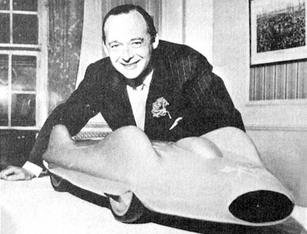 Donald Campbell with a scale model of the 1960 "Bluebird"