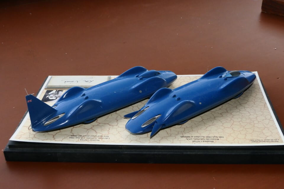 England. Phil Edwards. Resin. Hand Built. Unique set signed by Ken Norris BB designer Resin 195m