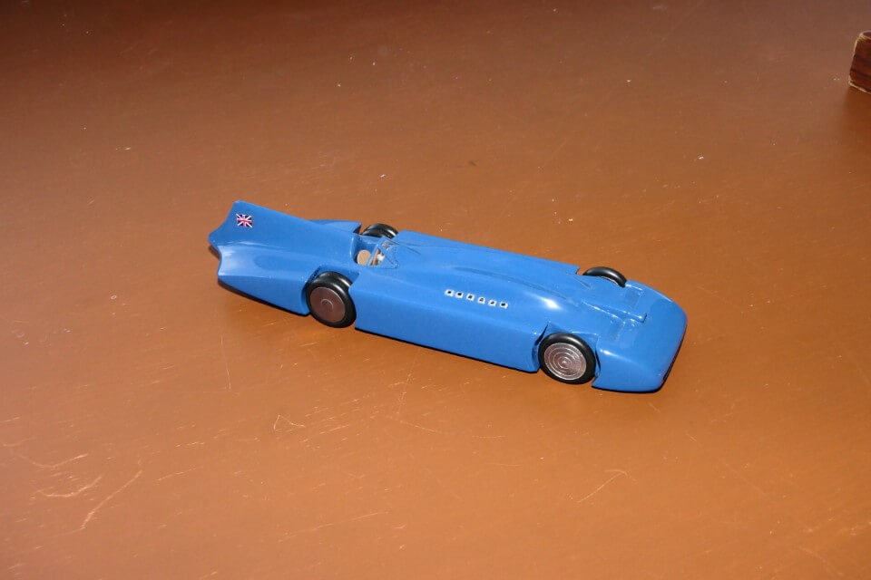 England. Replicast. Resin. Hand built by Geoff Brown. 197m