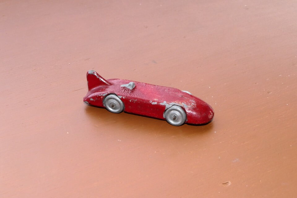 Possibly English? Unknown manufacturer. Thick Lead casting. Lead-wheels/tyres 89mm