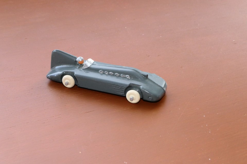 USA. Eccles. Post war, Slush Mold. Heavily cast (like most Eccles) reproduction of fig.60 Plastic-wheels/tyres. 112mm