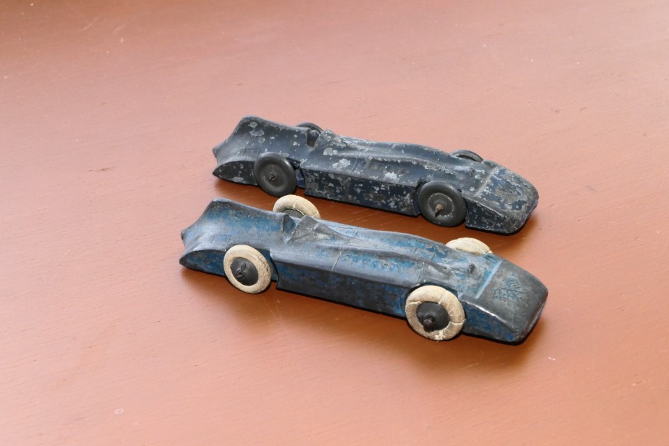 England Charbens Lead At rear Lead-wheels/tyres, front lead wheels rubber tyres. certainly produced just after the war perhaps pre war as well?